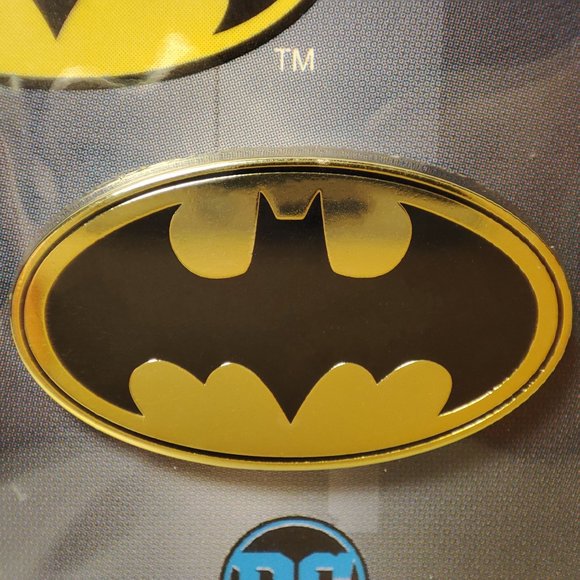Batman Bat Symbol Official DC Enamel Pin - Picture 1 of 3